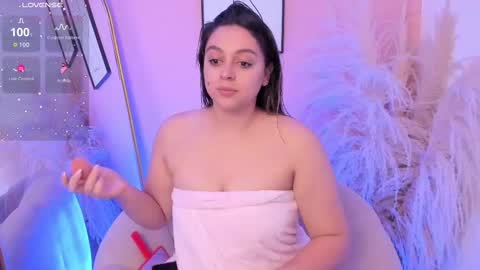 Erika Mendez online show from 11-22-25, 08:08