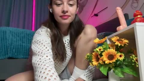 Snapshot of erika_miu chatting on 10-17-25, 05:37 Erika Miu online show from 10-17-25, 05:37