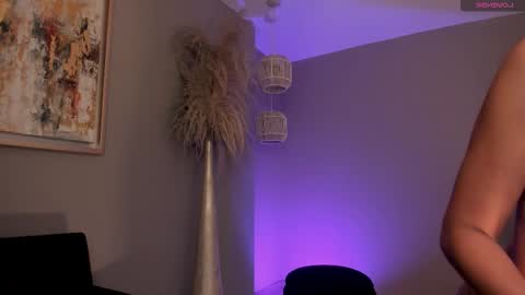 Erika Benz online show from 11-13-25, 12:26