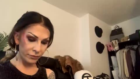 Erika Love online show from 01-24-25, 01:57