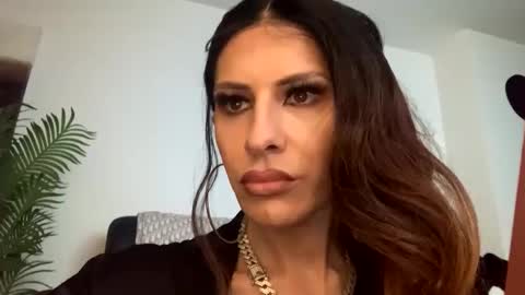 Erika Love online show from 02-03-25, 09:41