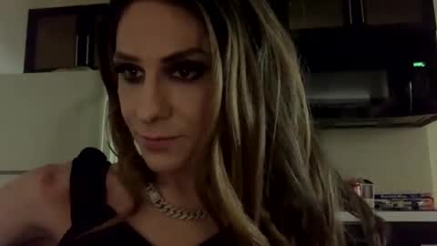 Erika Love online show from 02-16-25, 11:38