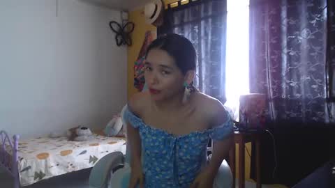 Snapshot of erina_1 chatting on 12-11-24, 04:09 erina_1 online show from 12-11-24, 04:09