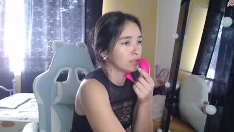 Snapshot of erina_1 chatting on 09-21-25, 03:13 erina_1 online show from 09-21-25, 03:13