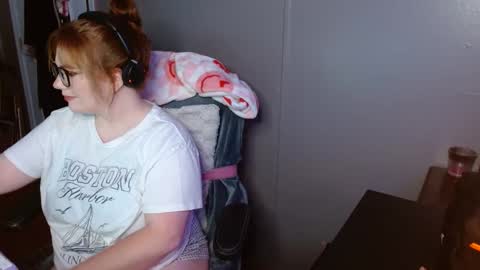 Snapshot of erinlovebabe chatting on 09-08-25, 02:16 Erinlove online show from 09-08-25, 02:16