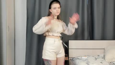 Melissa online show from 10-10-25, 02:43