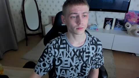 Snapshot of ermak_reborn chatting on 02-19-25, 06:43 Max online show from 02-19-25, 06:43