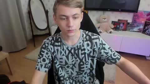 Snapshot of ermak_reborn chatting on 09-28-25, 01:33 Max online show from 09-28-25, 01:33