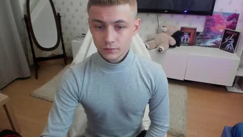 Snapshot of ermak_reborn chatting on 10-14-25, 12:44 Max online show from 10-14-25, 12:44