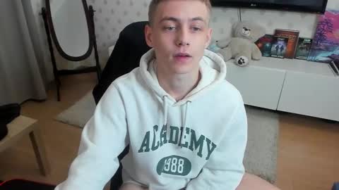 Snapshot of ermak_reborn chatting on 10-25-25, 07:19 Max online show from 10-25-25, 07:19