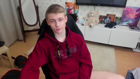 Max online show from 11-22-25, 12:20