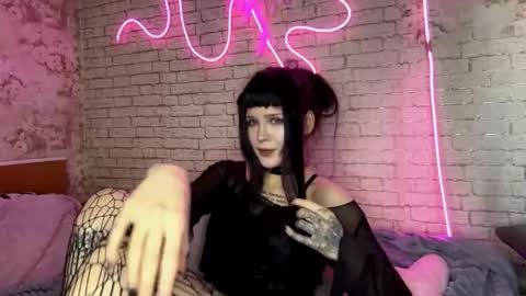 Snapshot of ernestinezalesky chatting on 02-15-26, 08:13 Nina online show from 02-15-26, 08:13