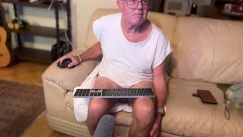 eros online show from 10-04-25, 07:17