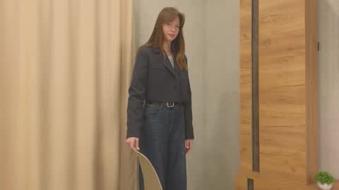 Snapshot of erosyne chatting on 10-20-25, 03:45 Lily online show from 10-20-25, 03:45