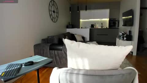 Snapshot of erotic__blondie chatting on 02-19-26, 08:54 3 PVT open online show from 02-19-26, 08:54