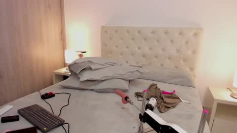 Karen online show from 12-28-24, 04:51