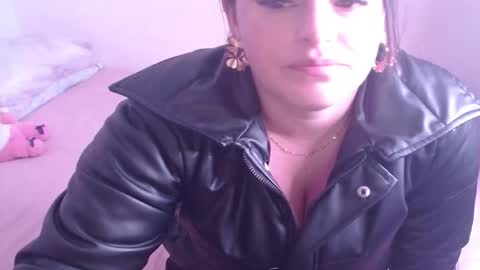 Kata y Leandro online show from 09-29-25, 05:45