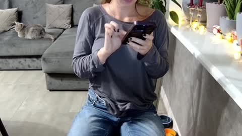Melissa   online show from 12-14-24, 02:31