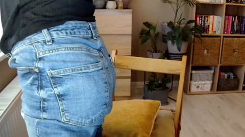 Melissa   online show from 12-15-24, 01:11