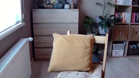 Melissa   online show from 12-16-24, 12:16
