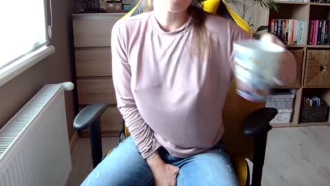 Melissa   online show from 12-17-24, 10:01