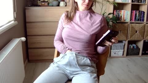 Melissa   online show from 12-20-24, 12:16