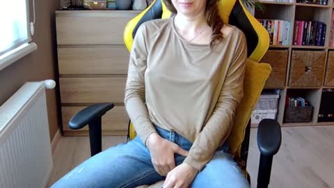 Melissa   online show from 12-21-24, 09:01