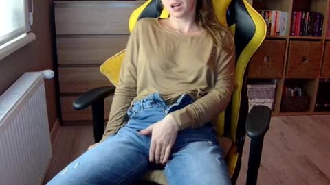 Melissa   online show from 12-22-24, 08:03