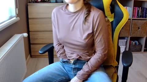 Melissa   online show from 12-23-24, 01:13