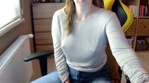 Melissa   online show from 12-23-24, 04:17