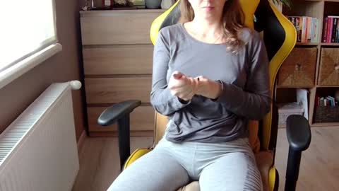 Melissa   online show from 12-29-24, 08:11