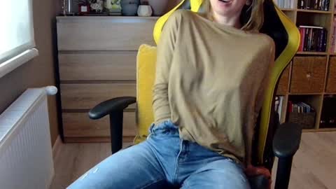 Melissa   online show from 02-05-25, 04:36
