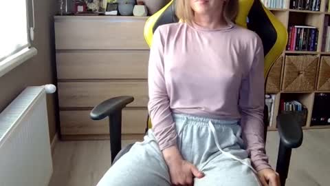 Melissa   online show from 02-11-25, 02:13