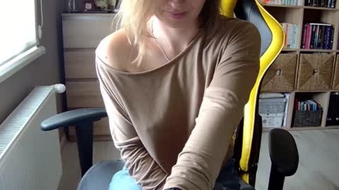 Melissa   online show from 02-14-25, 11:10