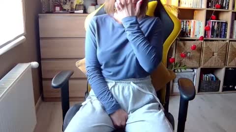 Melissa   online show from 02-19-25, 02:44