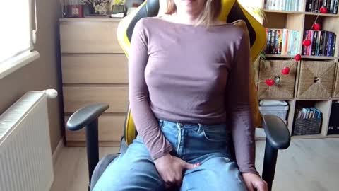 Melissa   online show from 02-24-25, 02:15