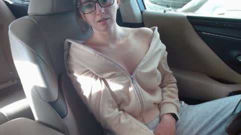 Melissa   online show from 03-10-25, 12:37