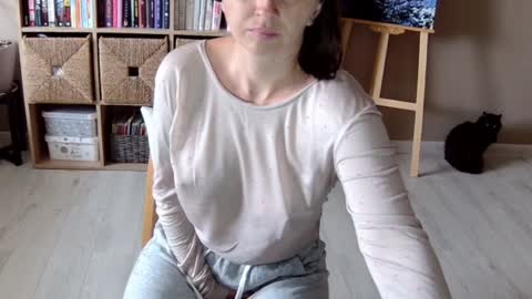 Melissa   online show from 09-30-25, 12:10
