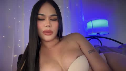 Snapshot of erotictsmonica chatting on 11-07-25, 05:02 monica online show from 11-07-25, 05:02