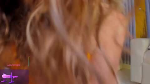 Snapshot of erotik_lady chatting on 02-15-25, 09:48 TINY online show from 02-15-25, 09:48
