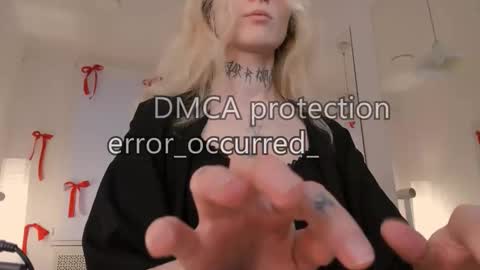 Snapshot of error_occurred_ chatting on 12-17-25, 12:11 Error online show from 12-17-25, 12:11