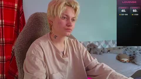 esajukyy online show from 01-19-25, 05:48