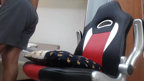 Snapshot of escorpion51 chatting on 02-10-25, 02:52 escorpion51 online show from 02-10-25, 02:52