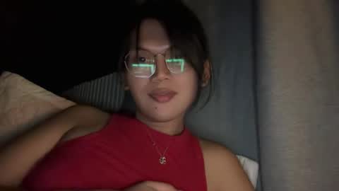 Snapshot of esilchan chatting on 11-10-25, 02:10 Chelliane online show from 11-10-25, 02:10