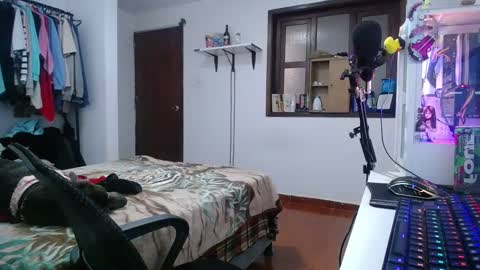 Esteban online show from 12-26-24, 02:55