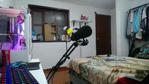 Esteban online show from 12-31-24, 06:16