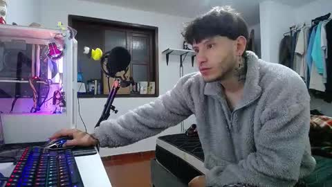 Esteban online show from 01-04-25, 04:12