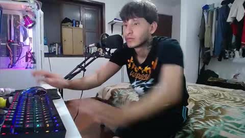Esteban online show from 01-18-25, 04:15