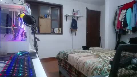 Esteban online show from 01-22-25, 02:37