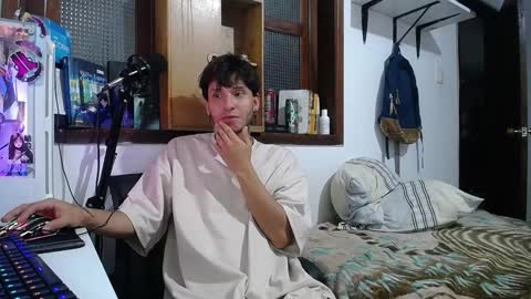 Esteban online show from 02-03-25, 05:18